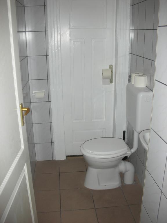 2Night Hostel Budapest Exteriör bild