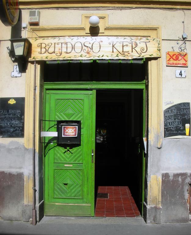 2Night Hostel Budapest Exteriör bild