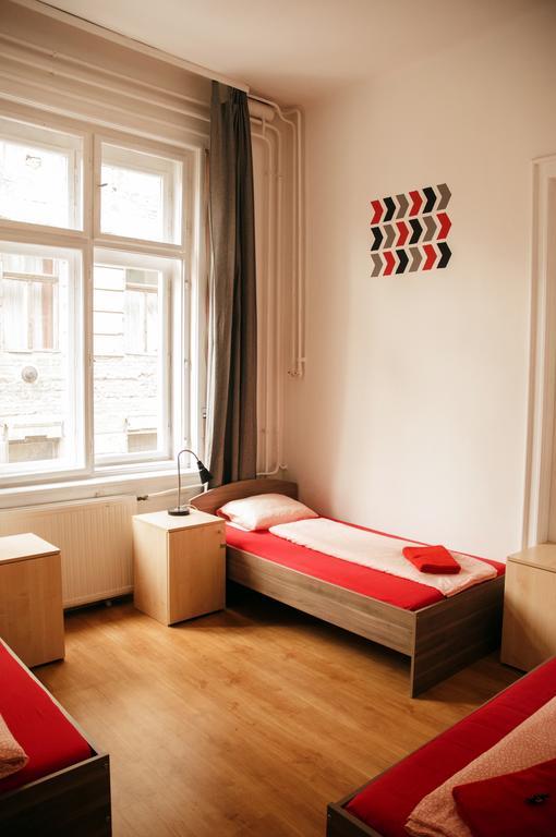 2Night Hostel Budapest Exteriör bild