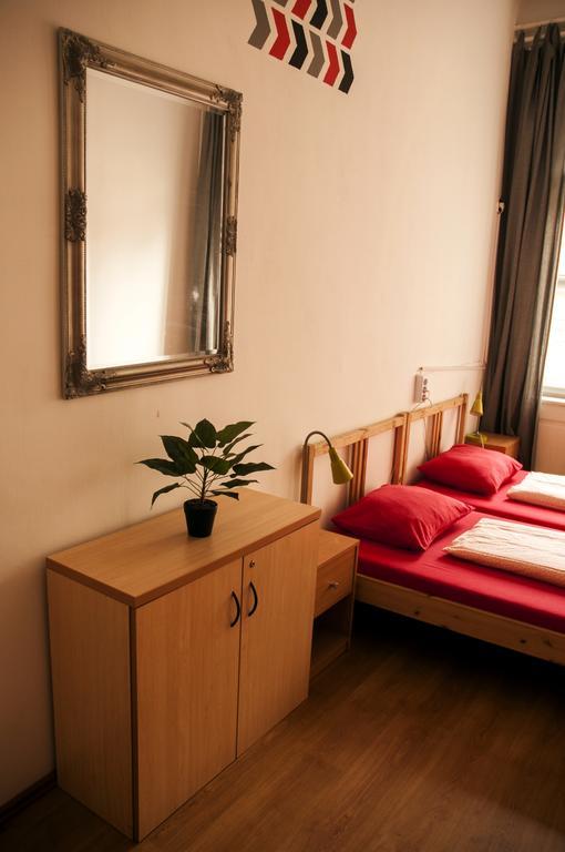 2Night Hostel Budapest Exteriör bild