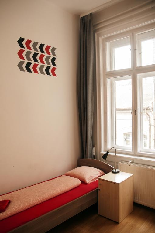 2Night Hostel Budapest Exteriör bild