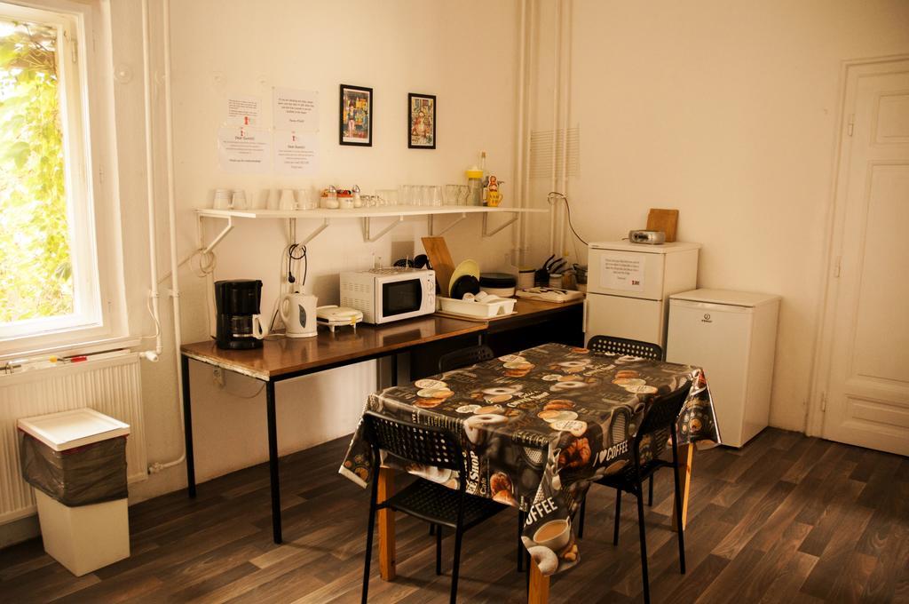 2Night Hostel Budapest Exteriör bild