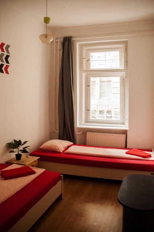 2Night Hostel Budapest Exteriör bild