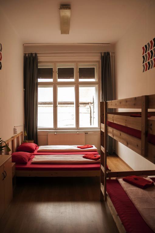 2Night Hostel Budapest Exteriör bild