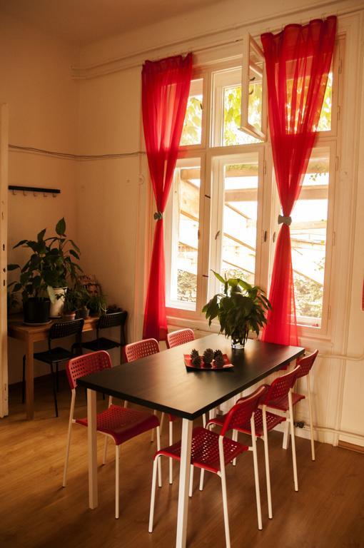 2Night Hostel Budapest Exteriör bild